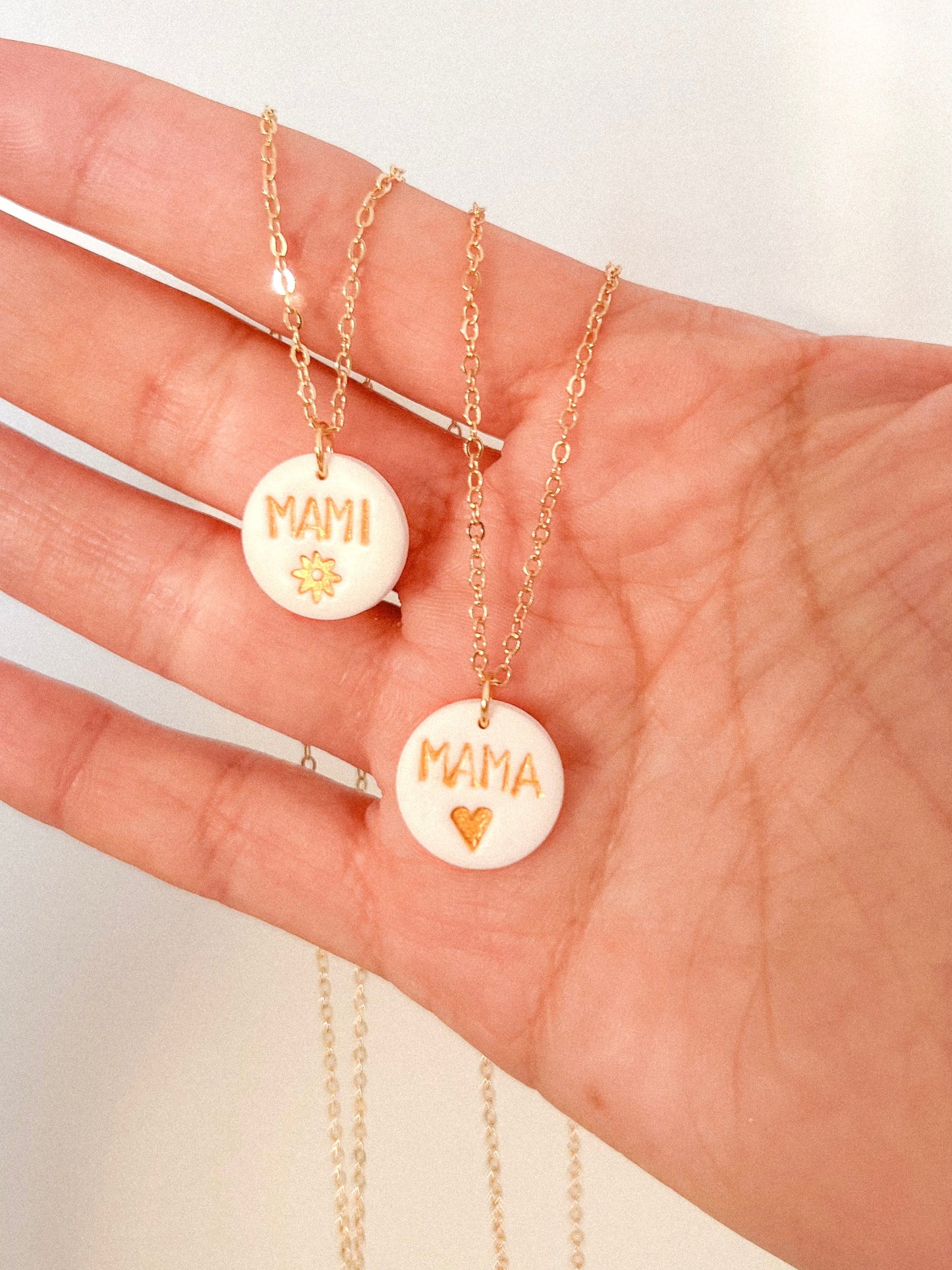 Pack Colgante Mami + Postal Flores Preservadas