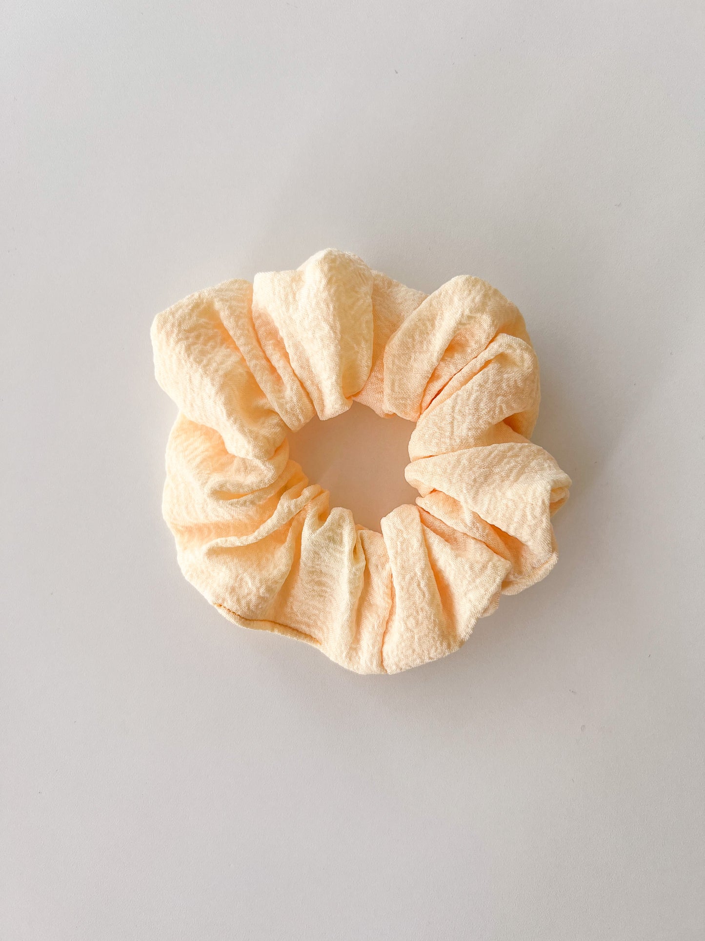 Scrunchie Textura Amarillo Pastel