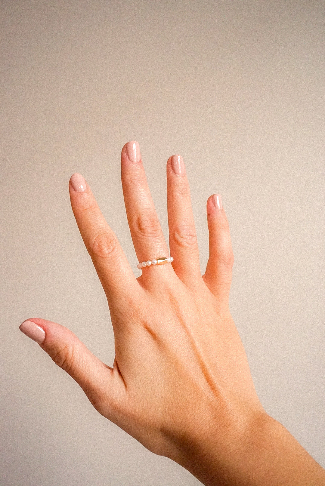Anillo Perlas Blancas Pieza Dorada