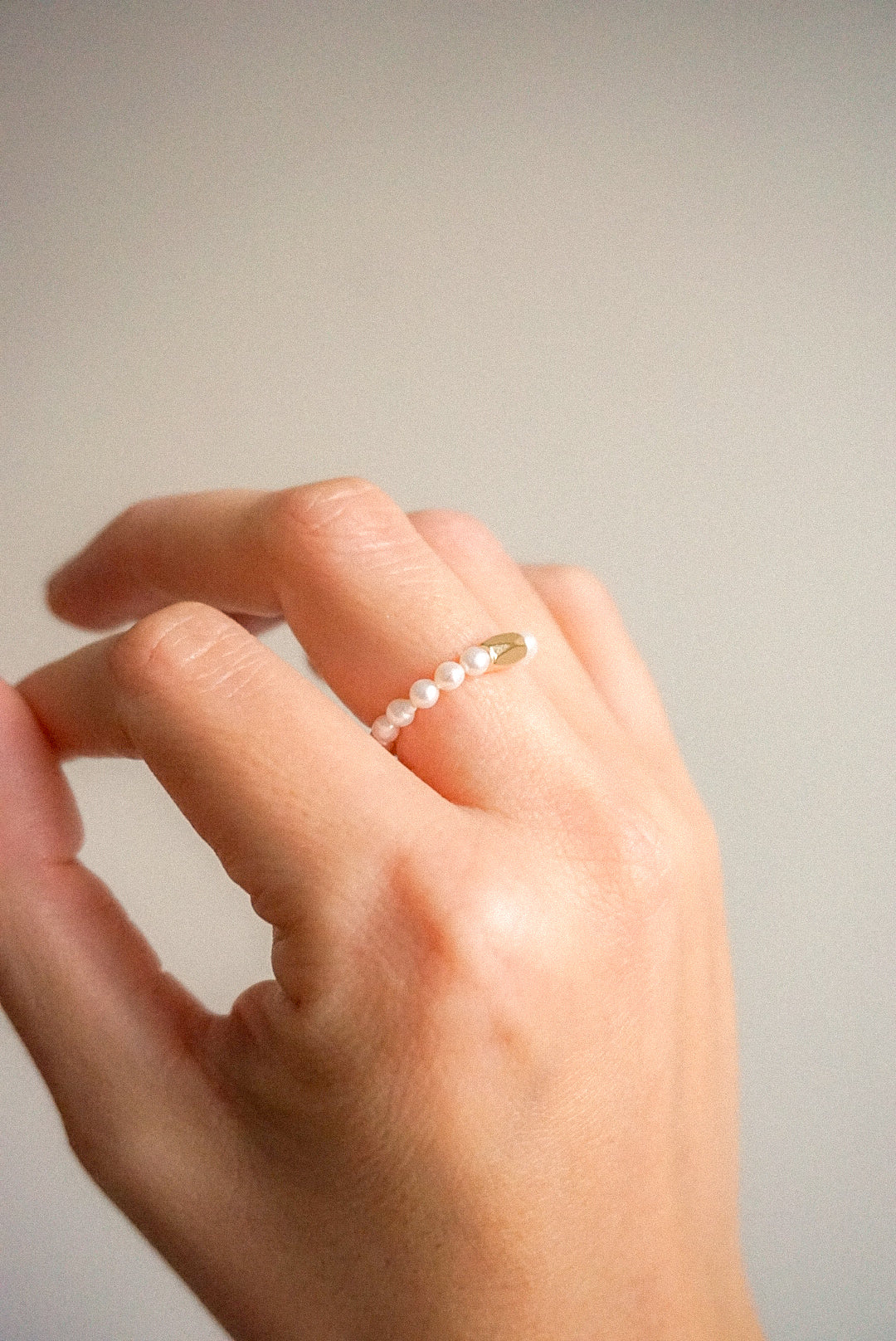Anillo Perlas Blancas Pieza Dorada