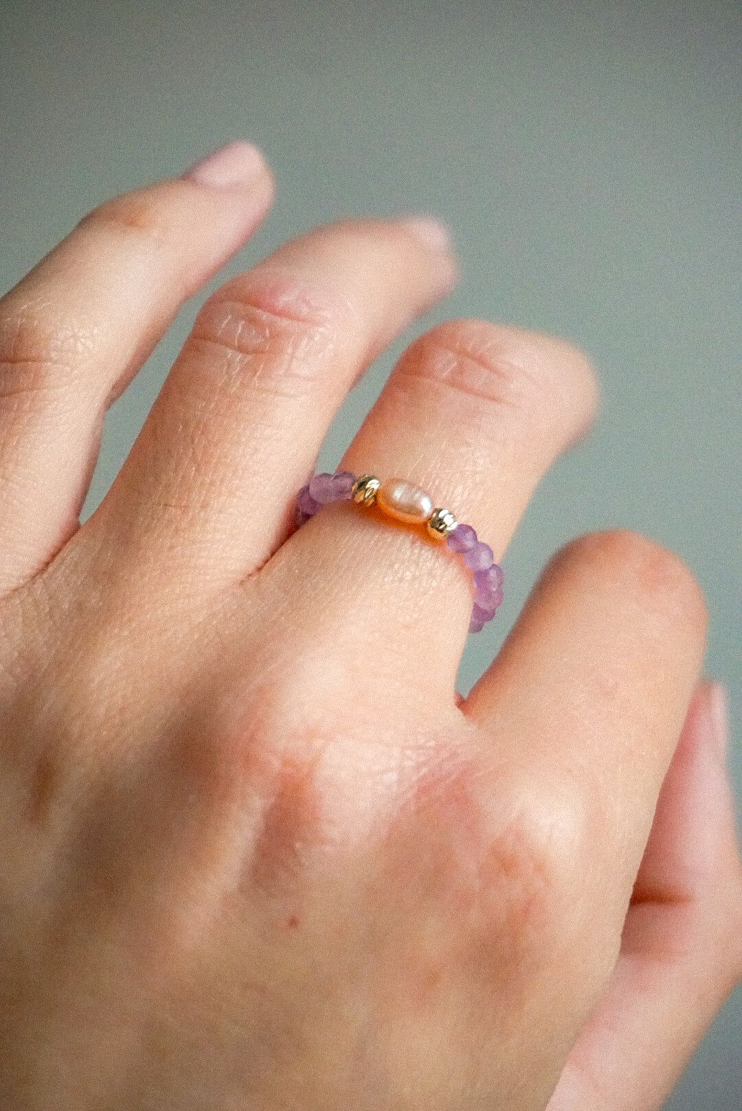 Anillo Amatista y Perla Rosa